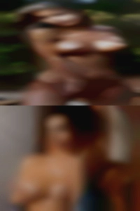 Stroking sexy women that wet pussy.